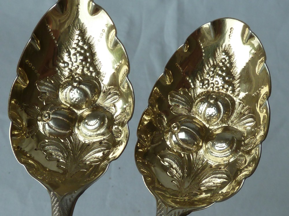 Pair boxed Georgian / Victorian Berry Serving Table Spoons Silver View VII