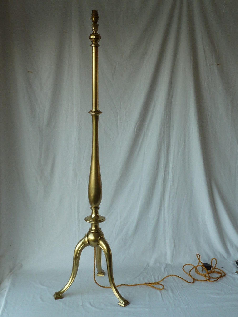 Heavy Cast Brass Tripod Base Standard Floor Lamp Rise and Fall