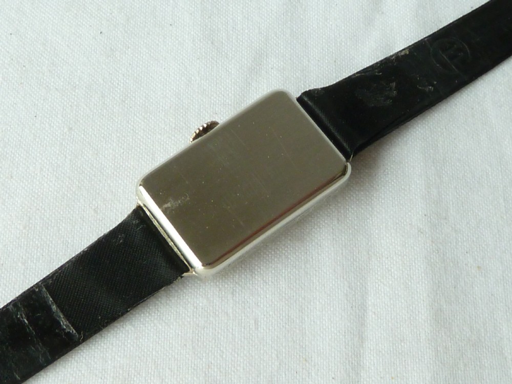 1931 Art Deco White Gold Ladies Elgin USA Black Enamel Parisienne Cocktail Watch View IV