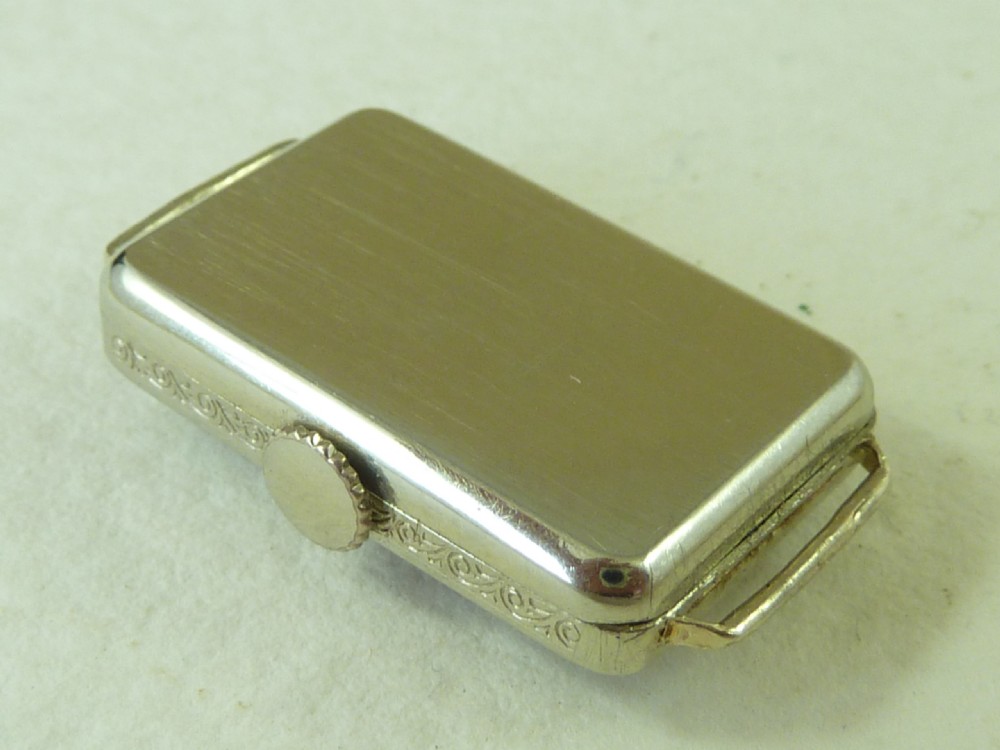 1931 Art Deco White Gold Ladies Elgin USA Black Enamel Parisienne Cocktail Watch View VIII