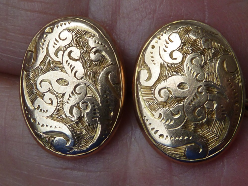 Solid 10 Carat Gold Hand Engraved Oval Double Cufflinks Boxed View IV