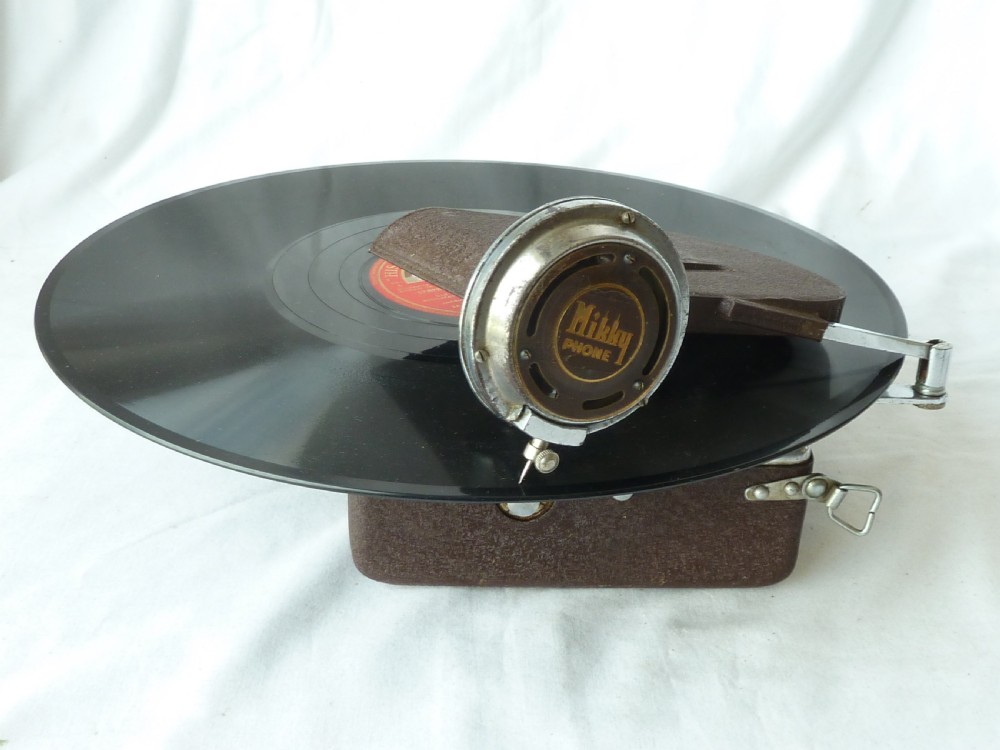 Mikky Phone Miniature Portable Gramophone 30s Japan View II