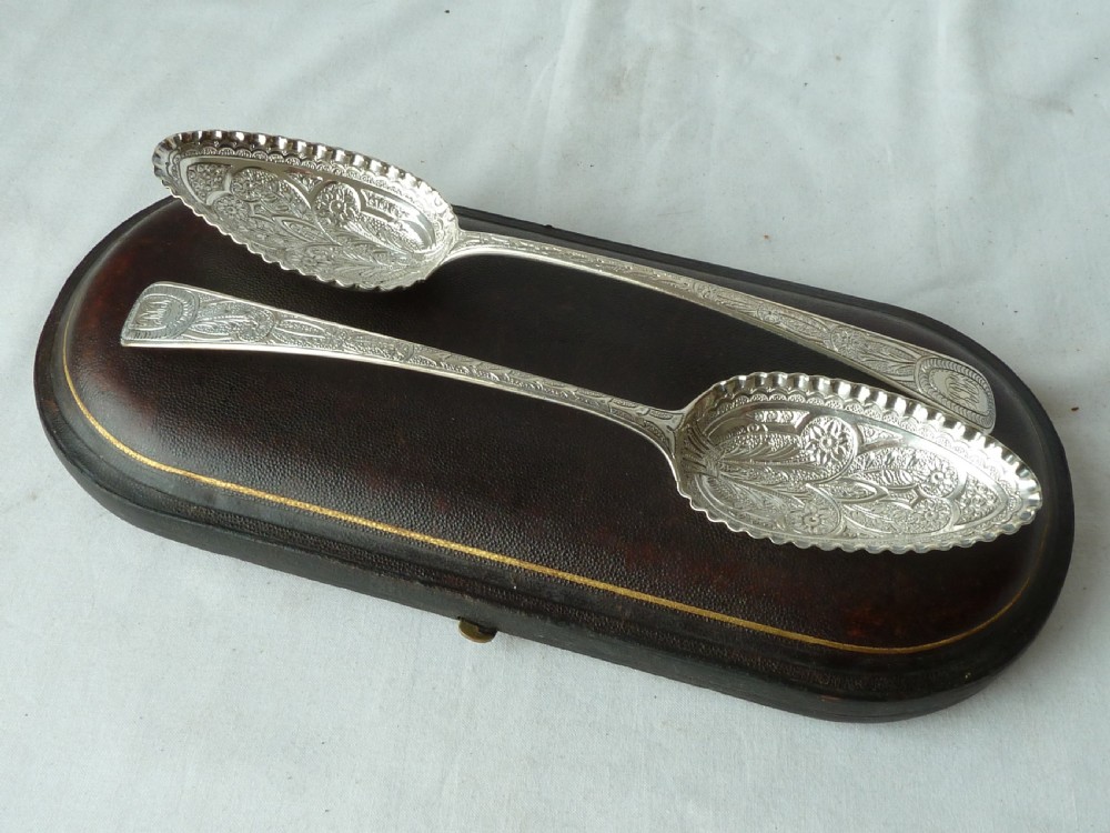 Pair Silver Berry Spoons Boxed Georgian Victorian Serving Table Sterling Hallmarked View IV