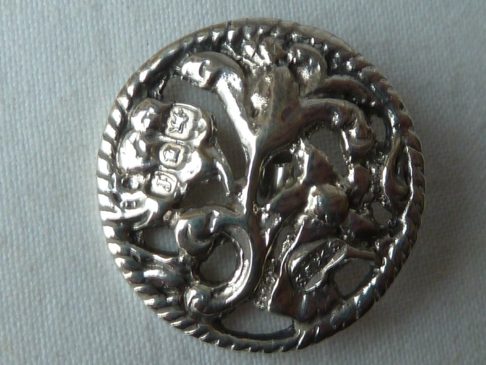 Boxed Set 6 Buttons Silver Floral Art Nouveau Hallmarked 1901 View III