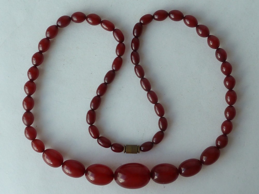 Bakelite Faux Cherry Red Amber Cloudy Bead Necklace 57 Grams 