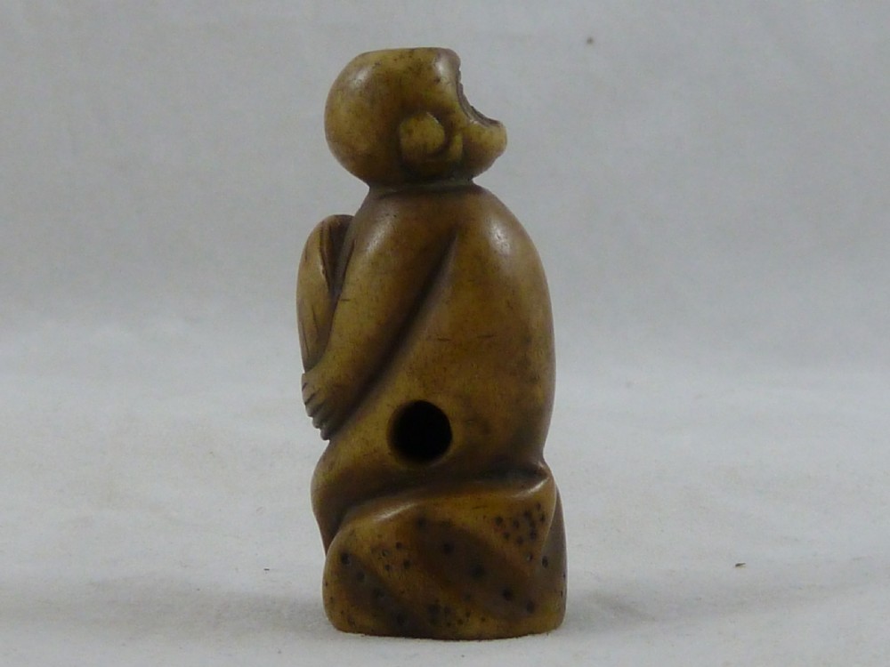 Japanese Carved Horn Netsuke Monkey Peach of Longevity Edo Period View II