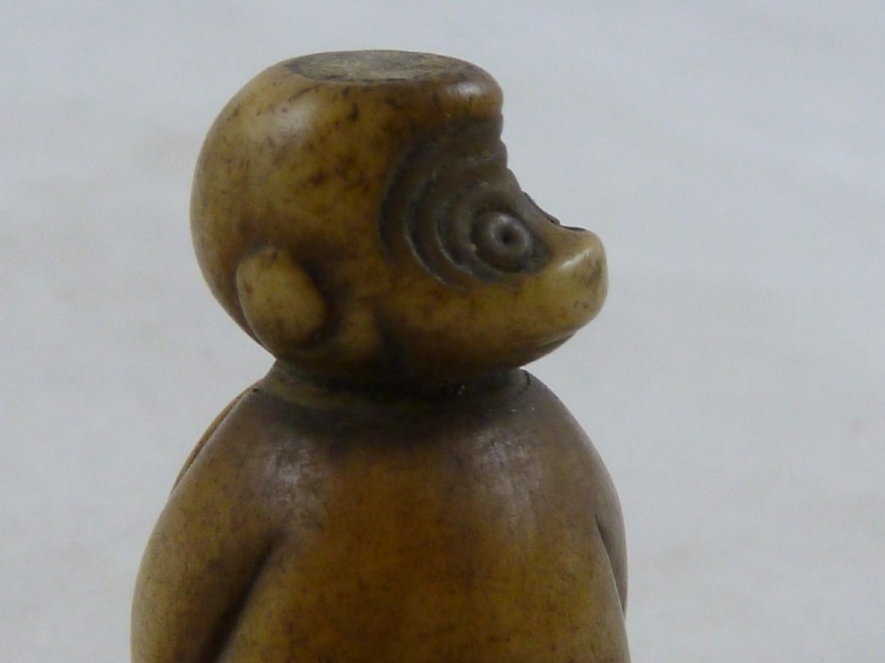 Japanese Carved Horn Netsuke Monkey Peach of Longevity Edo Period View III