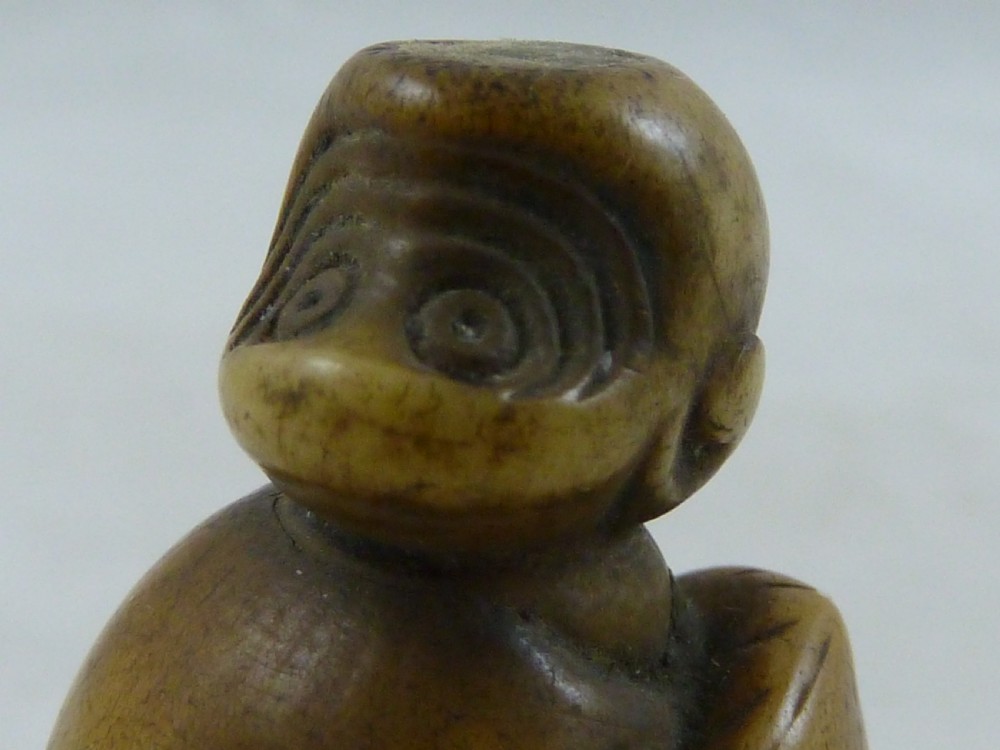 Japanese Carved Horn Netsuke Monkey Peach of Longevity Edo Period View VIII