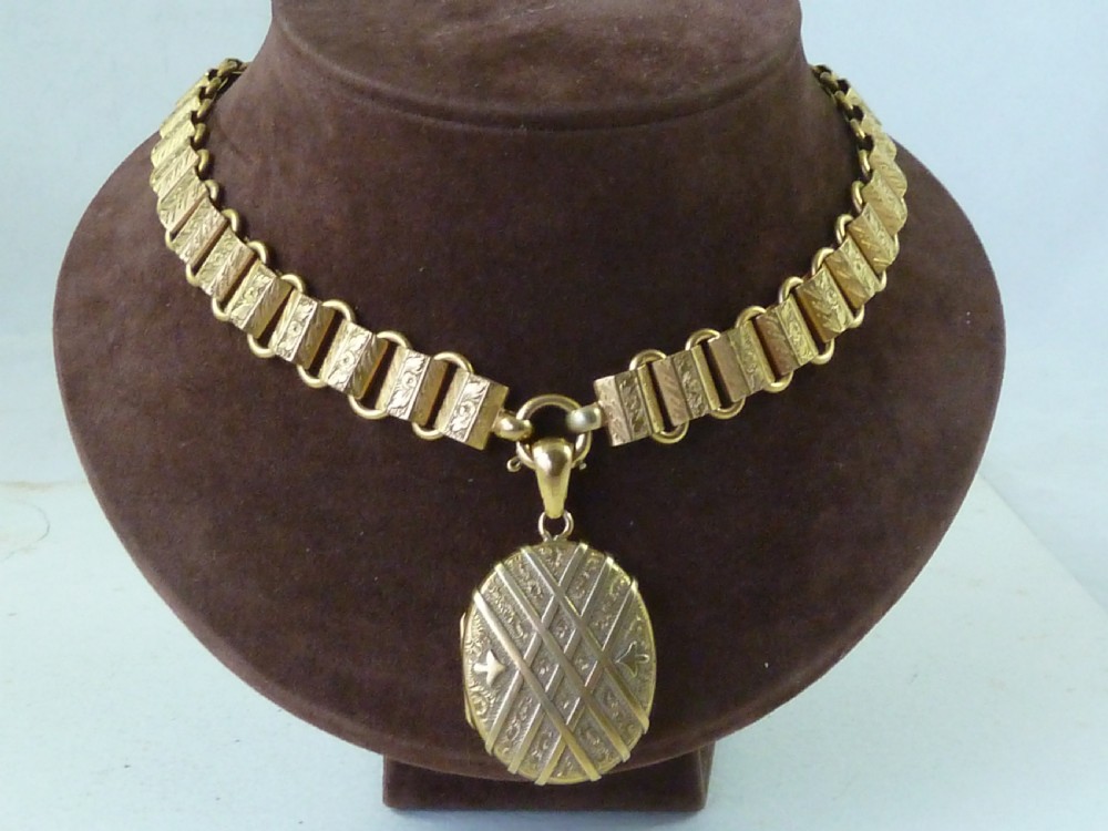 Victorian Gilt Metal Locket Collar Book Chain Photo Locket Necklace Gold Plated