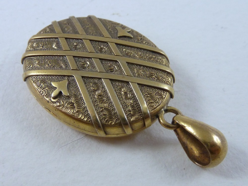 Victorian Gilt Metal Locket Collar Book Chain Photo Locket Necklace Gold Plated View VI