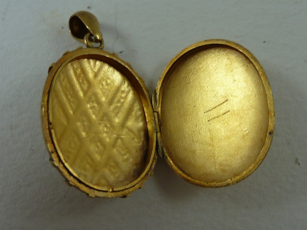 Victorian Gilt Metal Locket Collar Book Chain Photo Locket Necklace Gold Plated View VII