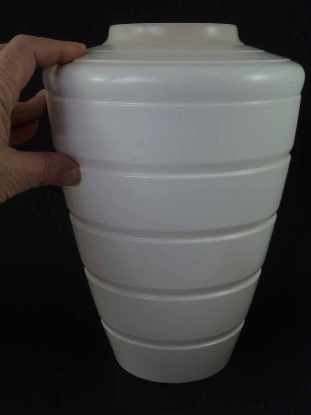 Keith Murray Large 28cm Moonstone White Shoulder Vase 3805 Wedgwood KM Modernist View VI