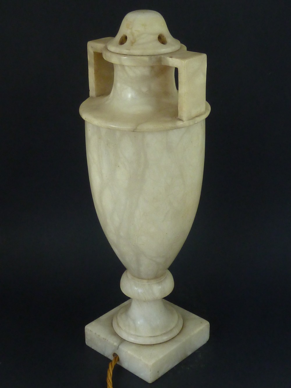 Neoclassical Alabaster Urn Vase Table Lamp Art Deco Period View III