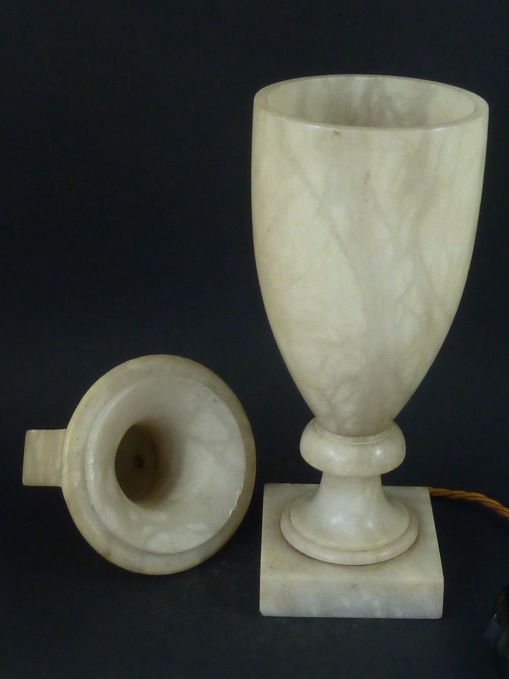 Neoclassical Alabaster Urn Vase Table Lamp Art Deco Period View VI