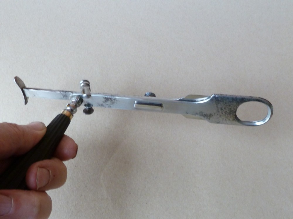 Mackenzie’s Tonsillectomy Tonsillotome Maw London Ebony Handle View II