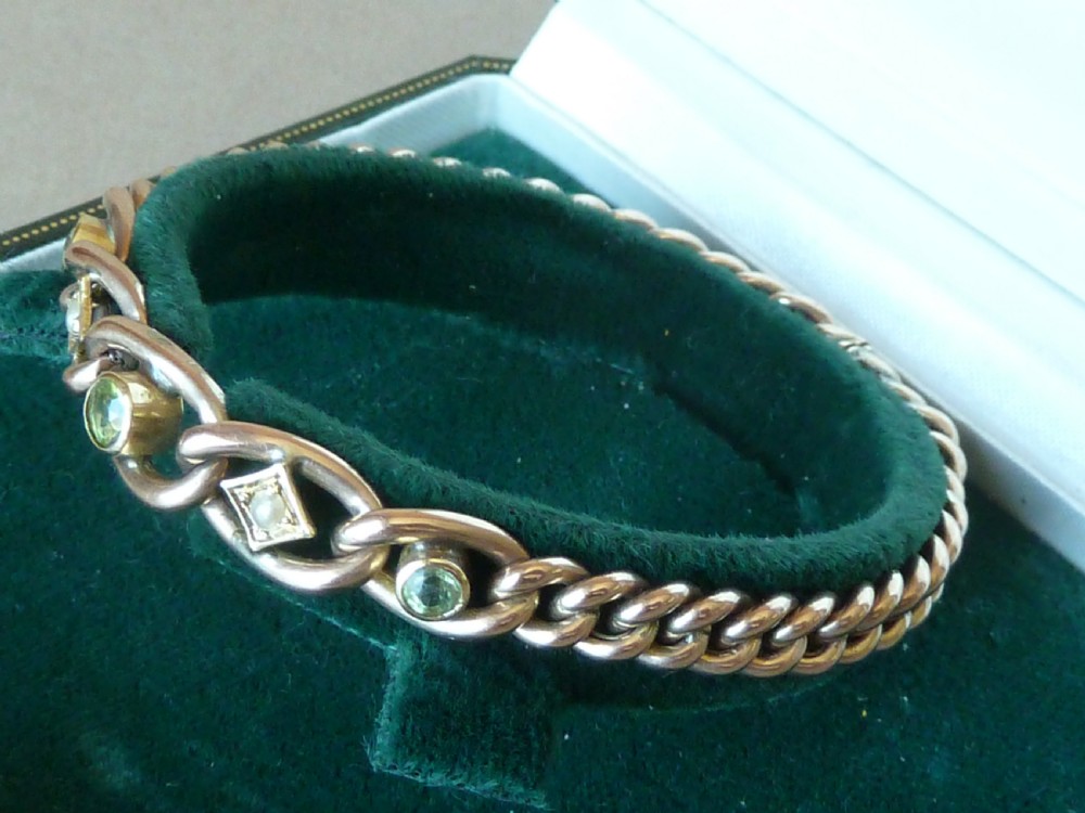14 Carat Gold Peridot Pearl Curb Link Chain Bracelet 9g