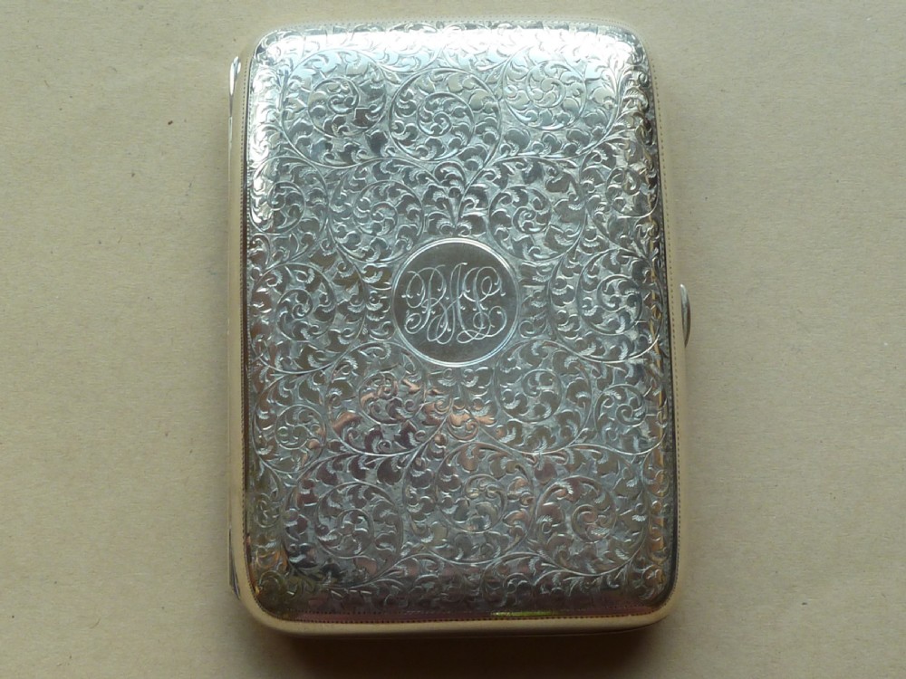 Large Heavy Engraved Solid Silver Cigar Case Birmingham 1911 Gilt Interior View III