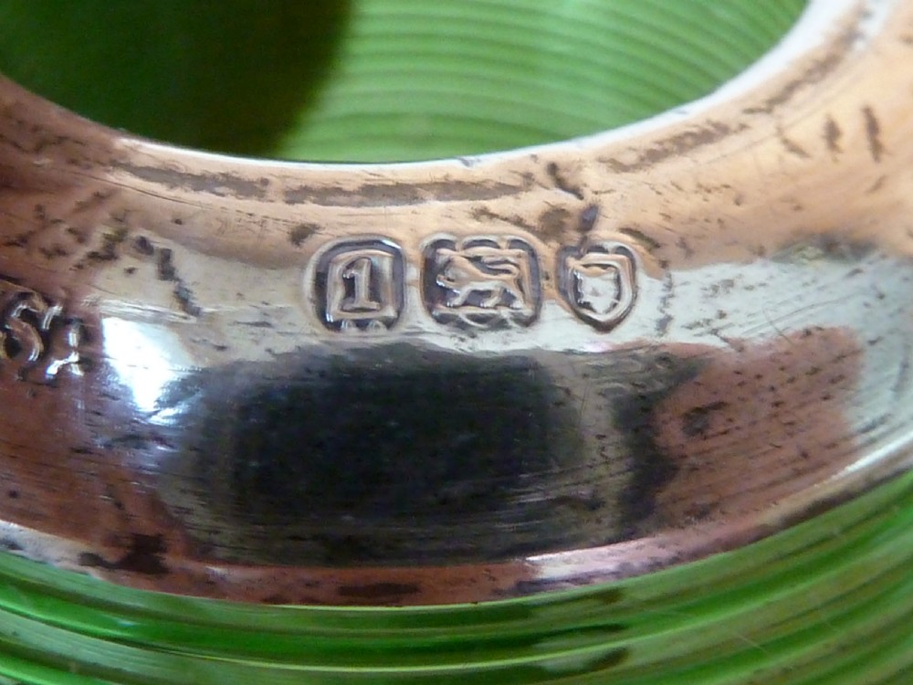 Edwardian Silver Ribbed Threaded Green Glass Match Holder Striker Globe Ball Vesta Hallmarked 1906  View IV