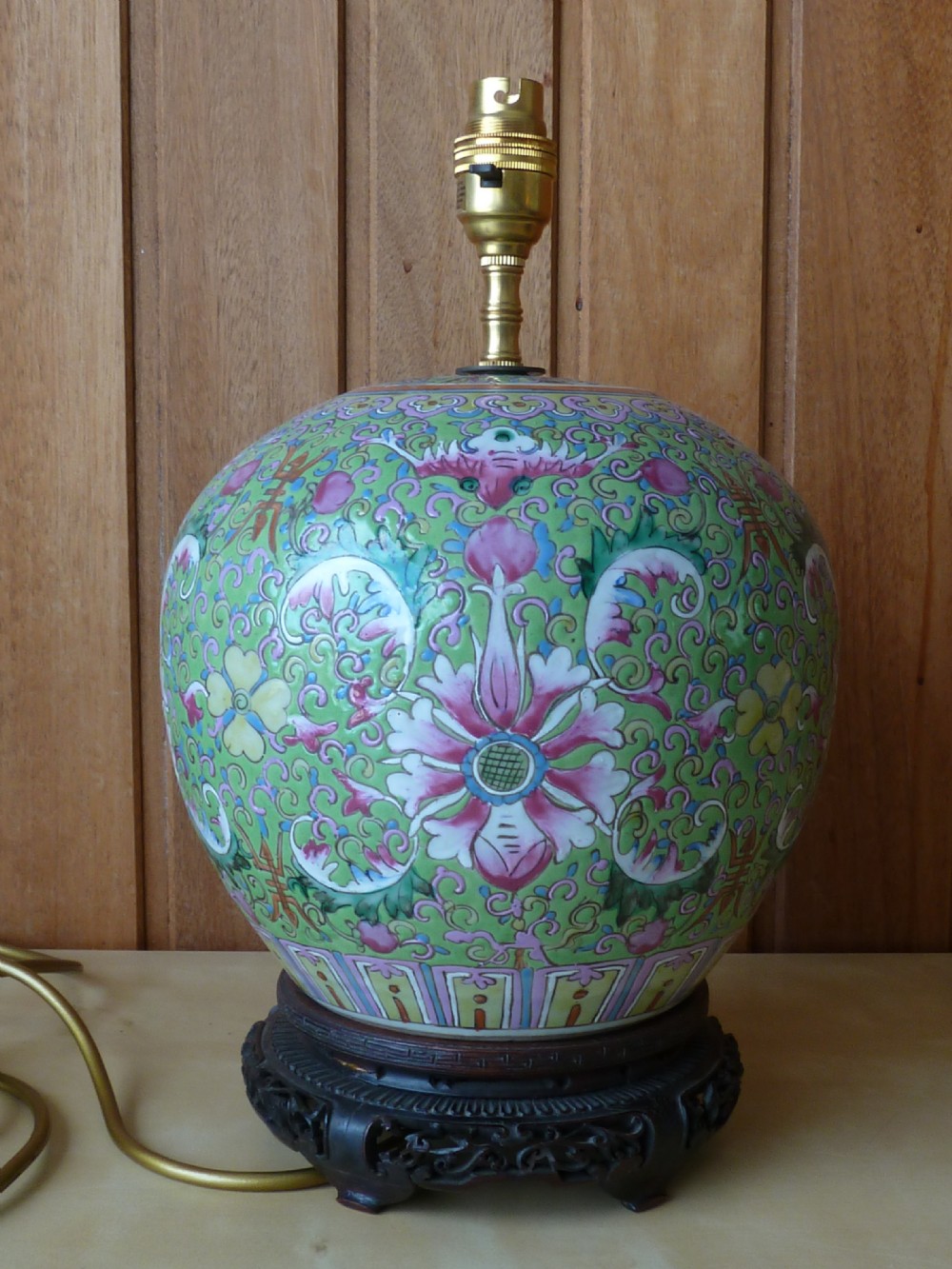Decorative Chinese Export Porcelain Ovoid Lidded Jar Vase Table Lamp View III
