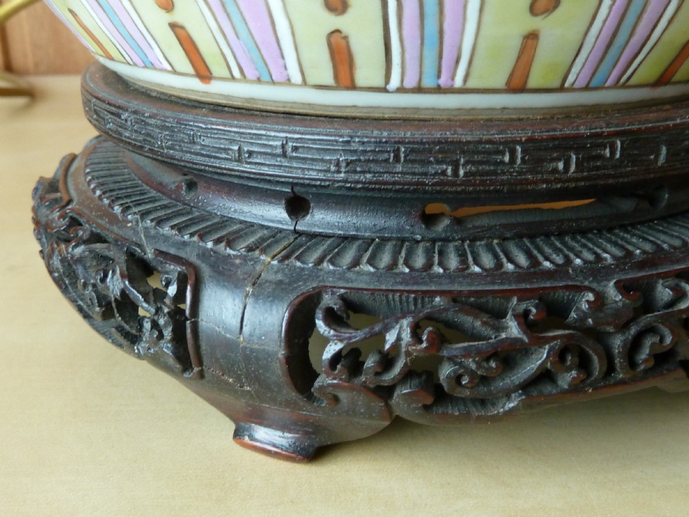 Decorative Chinese Export Porcelain Ovoid Lidded Jar Vase Table Lamp View VIII