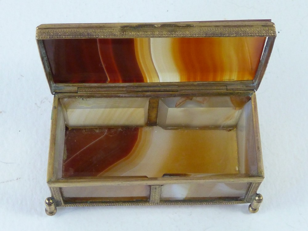 Miniature Banded Carnelian Agate Hardstone Box Gilt Brass Ormolu Trinket Jewellery View VII