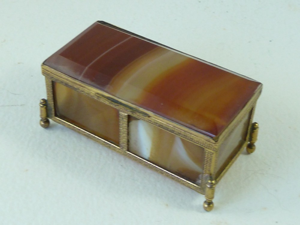 Miniature Banded Carnelian Agate Hardstone Box Gilt Brass Ormolu Trinket Jewellery View VIII