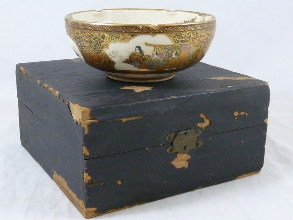 Japanese Satsuma Meiji Pottery Bowl Marked Signed Boxed Processio View II