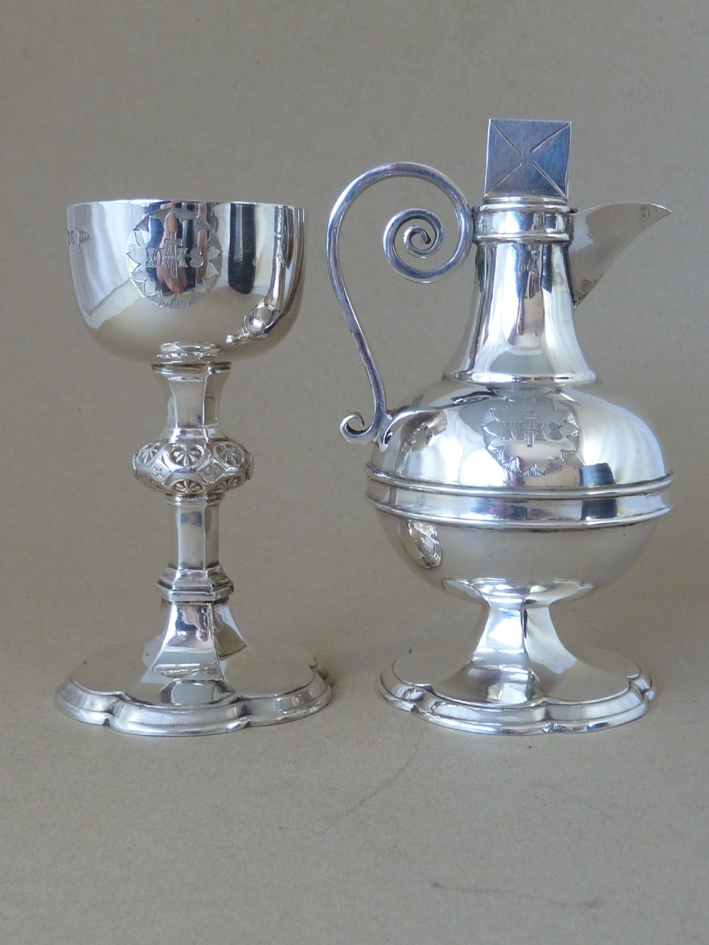 1896 Boxed Solid Silver Traveling Communion Set Victorian Gothic Antique Walker & Hall View X