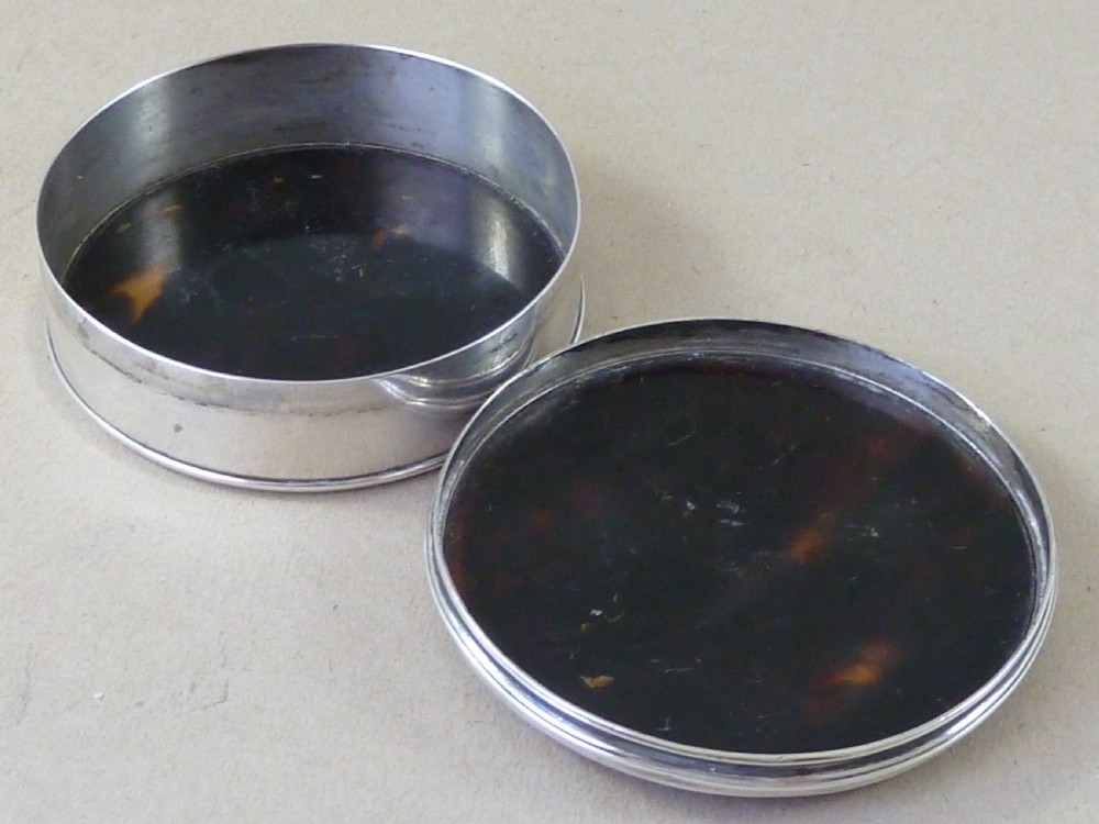Silver Pique Faux Tortoiseshell Mother of Pearl Patch Box View IV