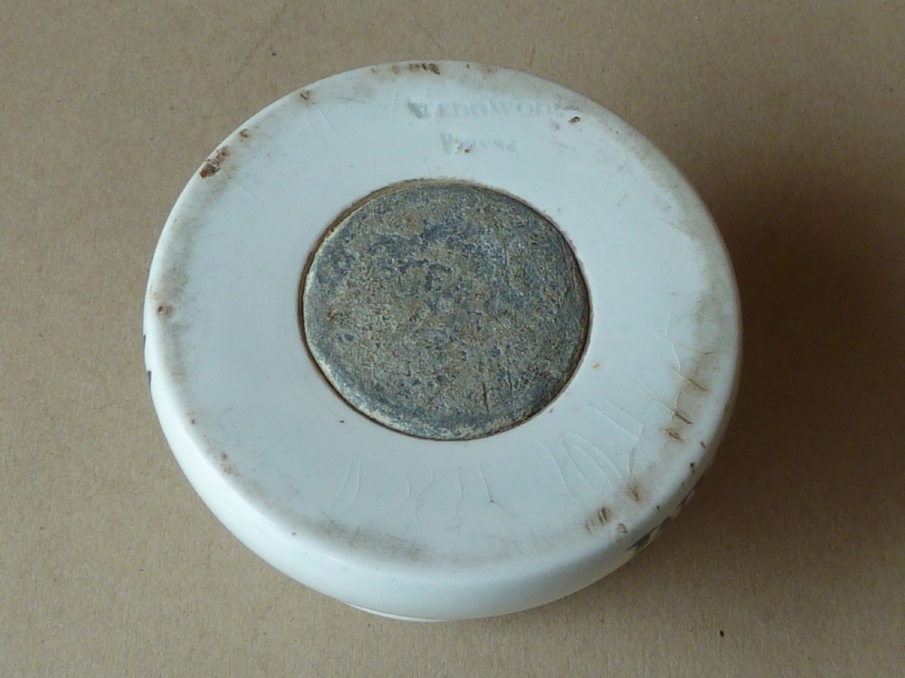 Avery 1.lb. Ceramic Bun Weight Wedgwood Pearlware Grocers Pottery W & T Birmingham Imperial One Pound View IV