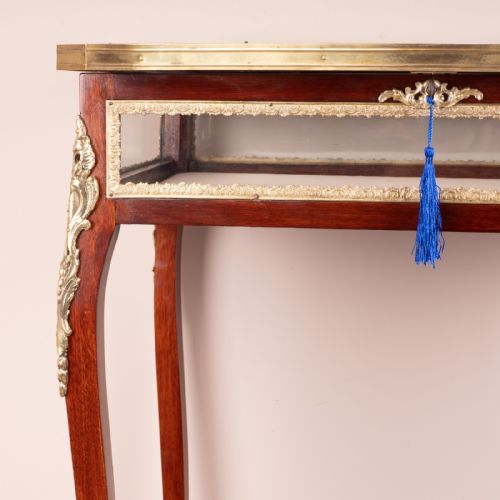 FRENCH ORMOLU MOUNTED BIJOUTERIE DISPLAY TABLE - ADDITIONAL PHOTO 18