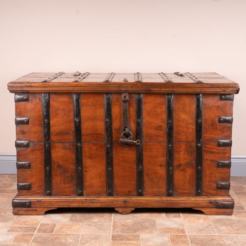 19THC IRON BOUND TRUNK - ADDITIONAL PHOTO 1