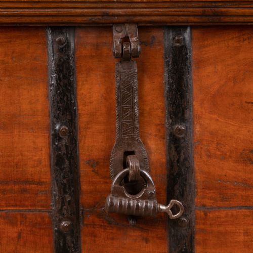 19THC IRON BOUND TRUNK - ADDITIONAL PHOTO 11