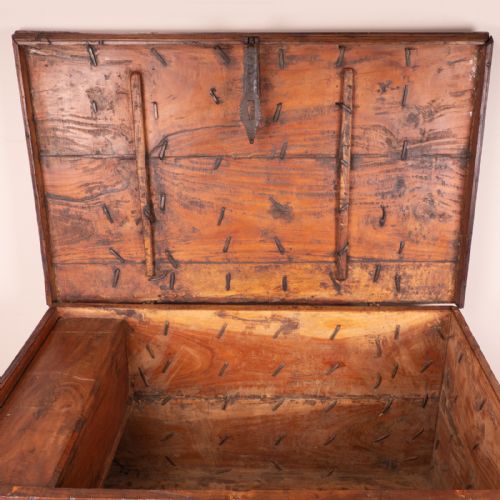 19THC IRON BOUND TRUNK - ADDITIONAL PHOTO 15