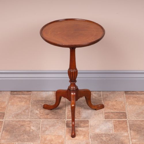 inlaid mahogany wine table - CATEGORY: ANTIQUE TABLES - DATED 1920