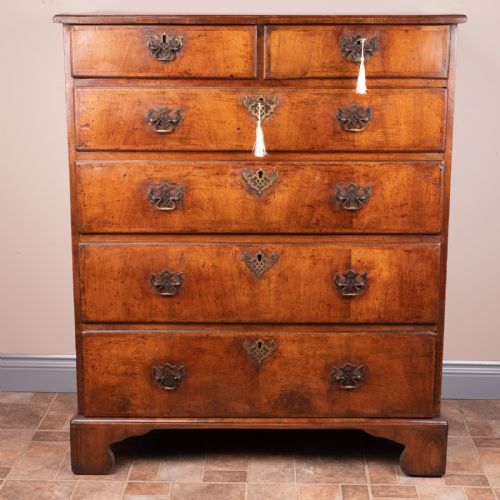 18THC WALNUT CHEST OF DRAWERS - ADDITIONAL PHOTO 1