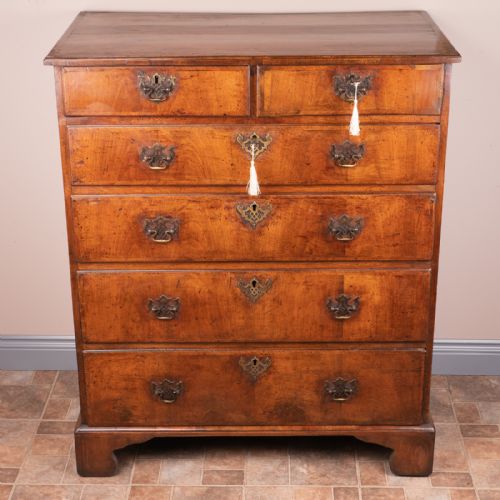 18THC WALNUT CHEST OF DRAWERS - ADDITIONAL PHOTO 2
