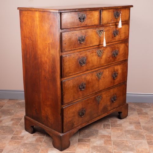18THC WALNUT CHEST OF DRAWERS - ADDITIONAL PHOTO 3