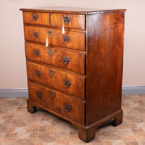 18THC WALNUT CHEST OF DRAWERS - ADDITIONAL PHOTO 8