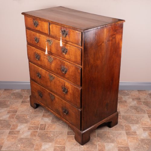 18THC WALNUT CHEST OF DRAWERS - ADDITIONAL PHOTO 9