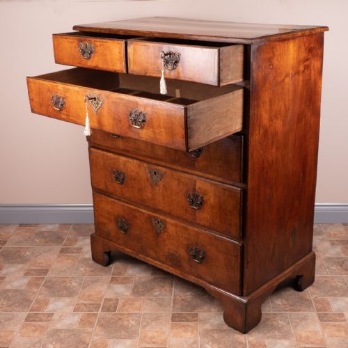 18THC WALNUT CHEST OF DRAWERS - ADDITIONAL PHOTO 10