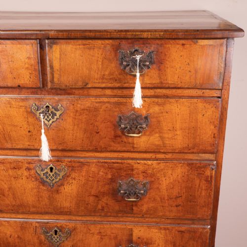 18THC WALNUT CHEST OF DRAWERS - ADDITIONAL PHOTO 15