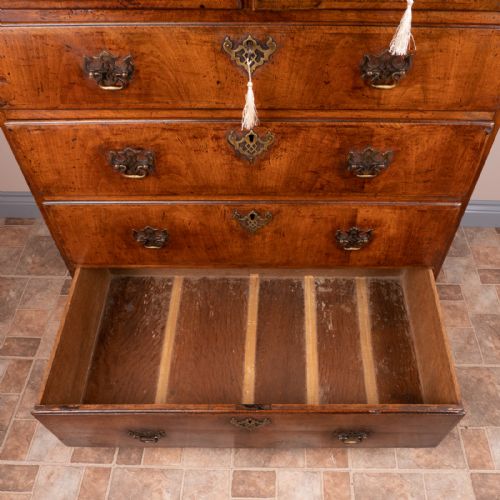 18THC WALNUT CHEST OF DRAWERS - ADDITIONAL PHOTO 19