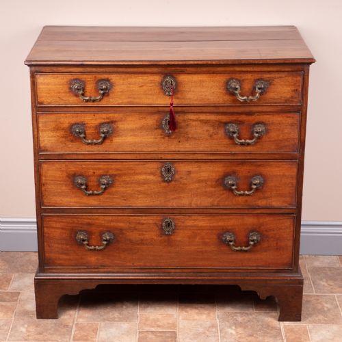 small georgian mahogany chest of drawers - CATEGORY: ANTIQUE CHEST OF DRAWERS - DATED GEORGIAN