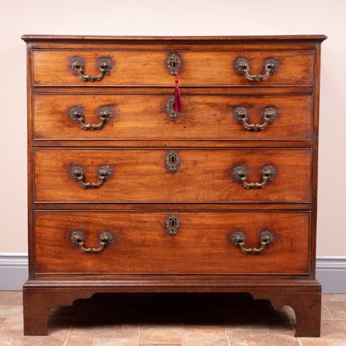 SMALL GEORGIAN MAHOGANY CHEST OF DRAWERS - ADDITIONAL PHOTO 1
