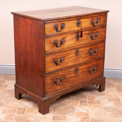 SMALL GEORGIAN MAHOGANY CHEST OF DRAWERS - ADDITIONAL PHOTO 3