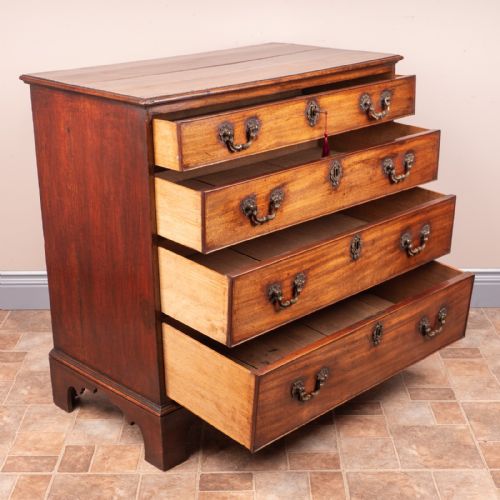 SMALL GEORGIAN MAHOGANY CHEST OF DRAWERS - ADDITIONAL PHOTO 5