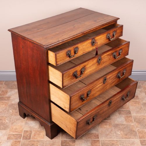 SMALL GEORGIAN MAHOGANY CHEST OF DRAWERS - ADDITIONAL PHOTO 6