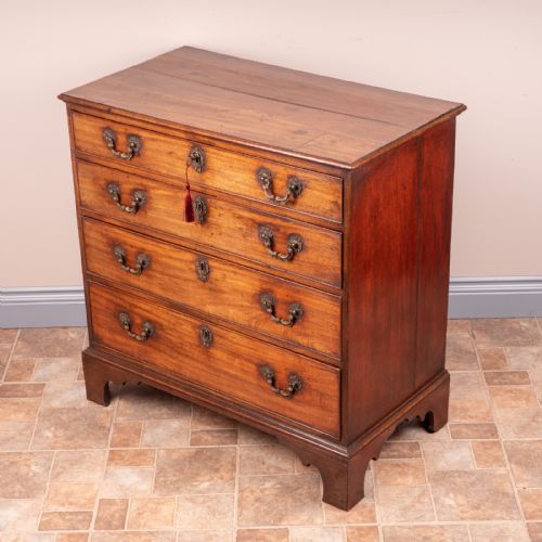 SMALL GEORGIAN MAHOGANY CHEST OF DRAWERS - ADDITIONAL PHOTO 10
