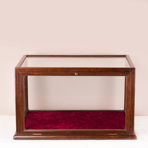 good sized display case - CATEGORY: ANTIQUE CABINETS - DATED 1920